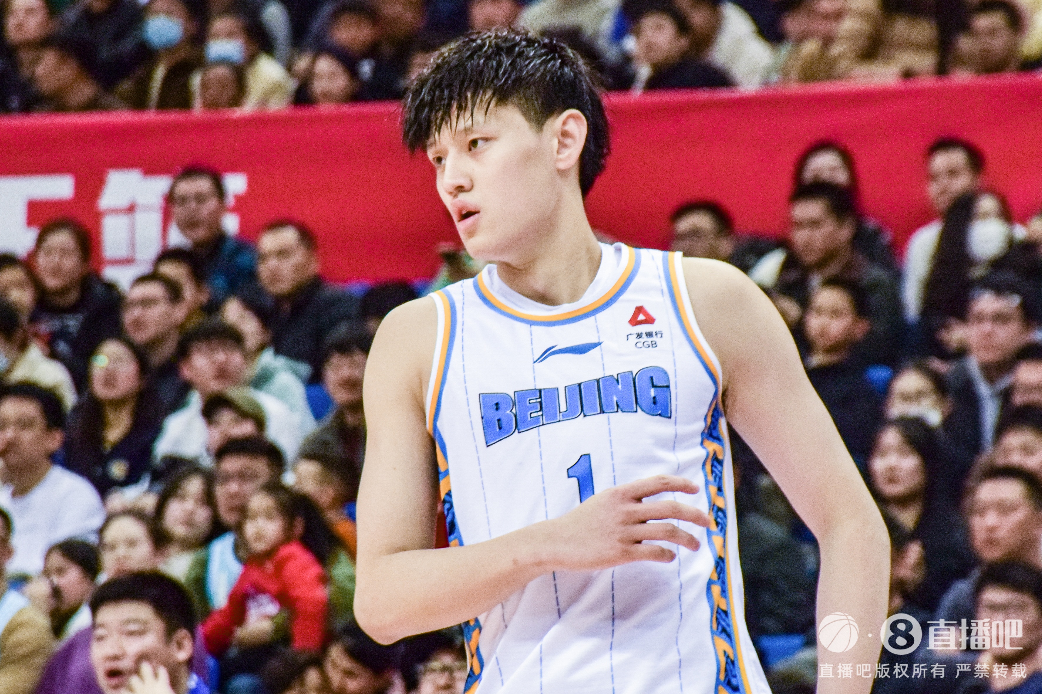 越打越好！曾凡博半場攻防亮眼 7中5貢獻12分2板2助1血帽1壓哨