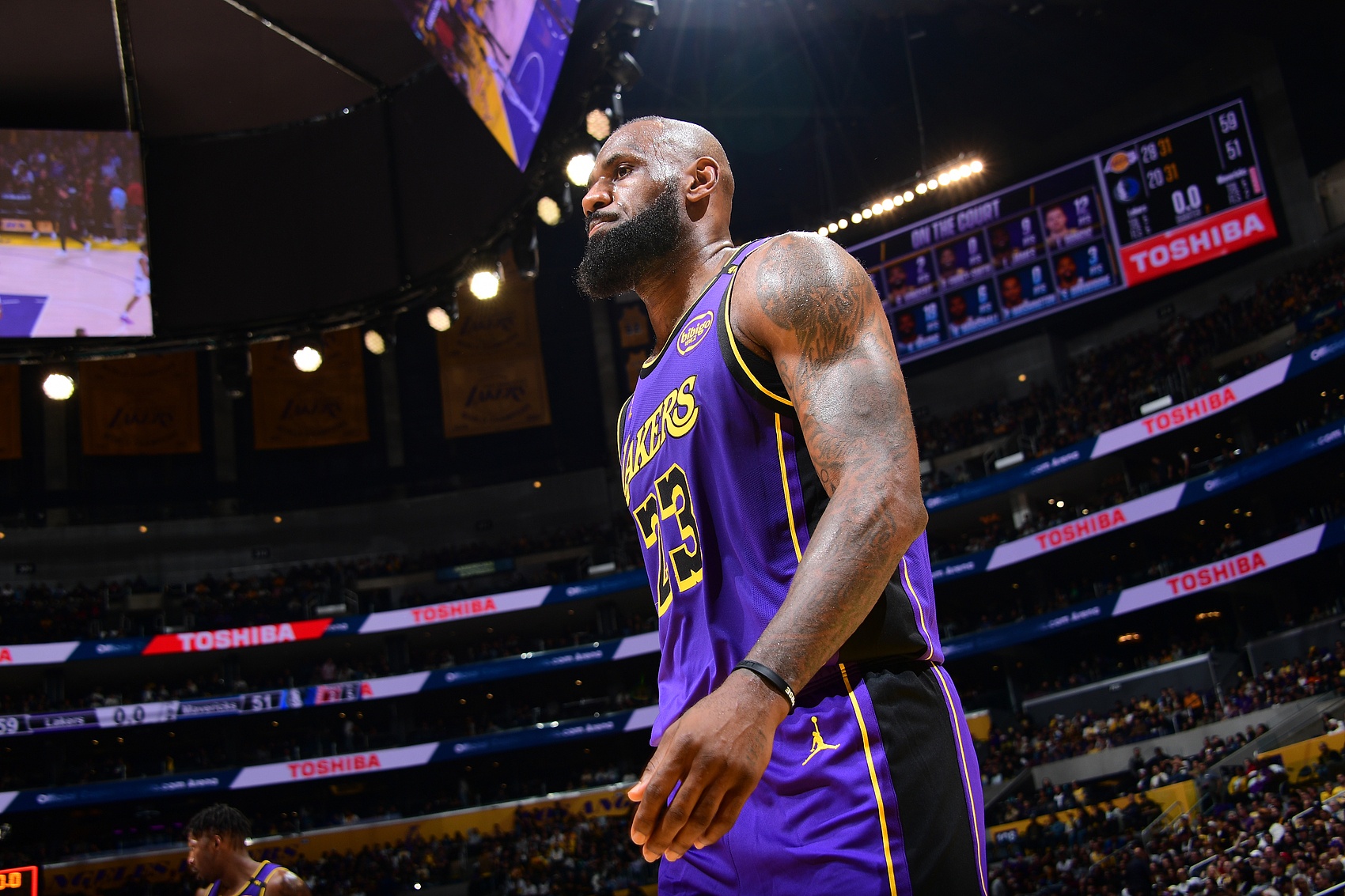 40歲零61天！整個2月詹姆斯場均29.3分 成NBA單月場均25+最老球員
